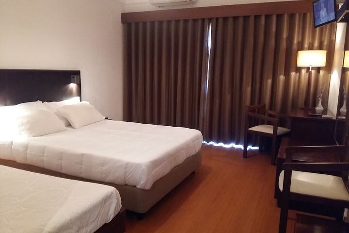 Room 11 of 33