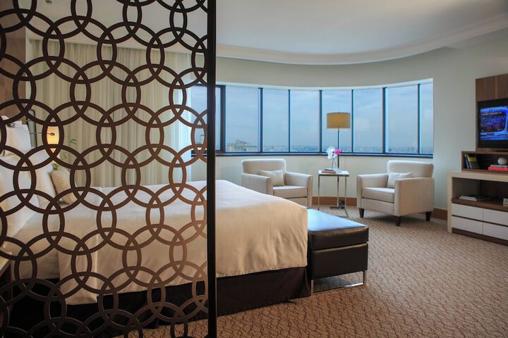 Room 44 of 184