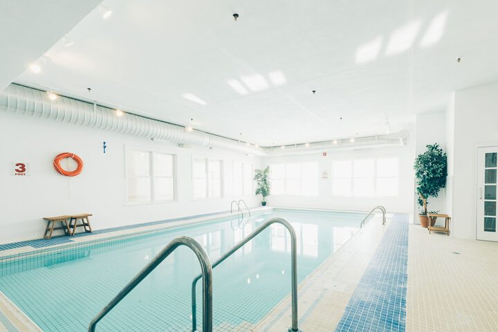Hotel Pool