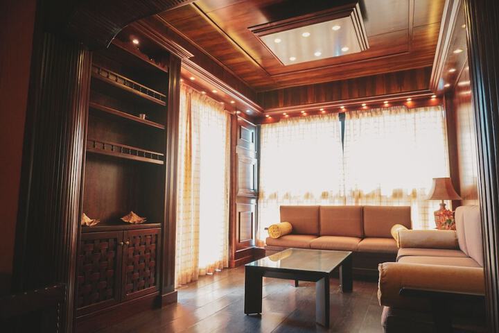 Room 50 of 76