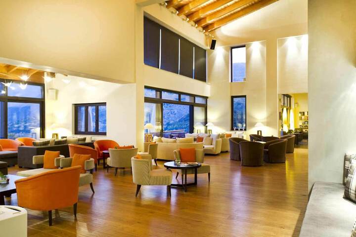 Lobby Entry