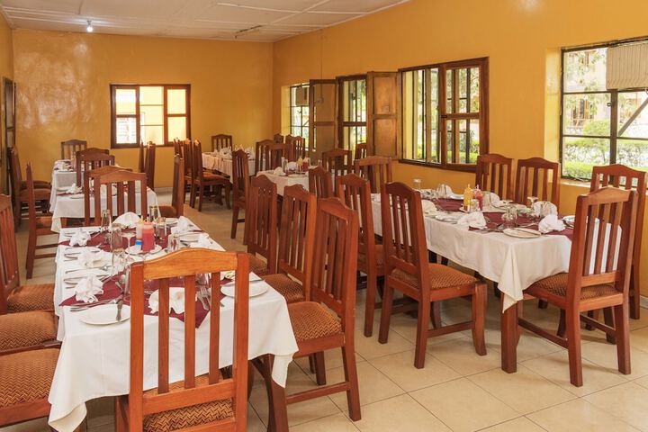 Dining 38 of 71