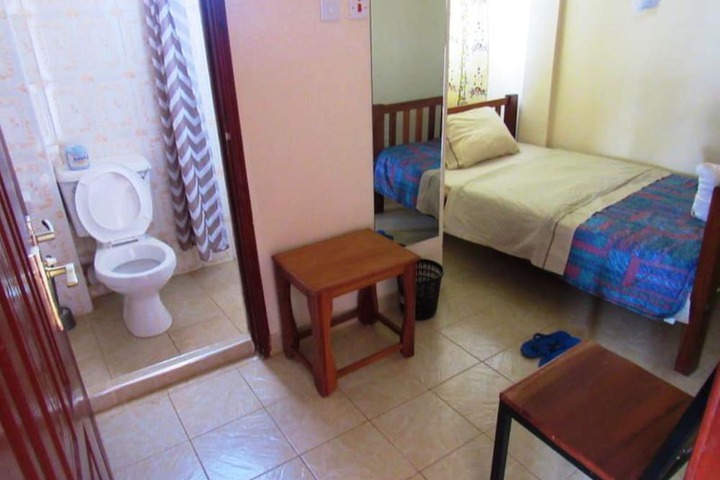 Room 10 of 29