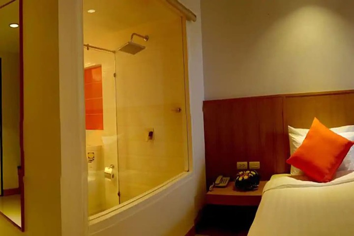 Room 20 of 43