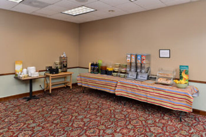 Breakfast/Coffee Service 3 of 24