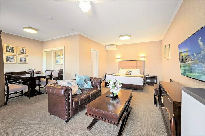 Room 9 of 40