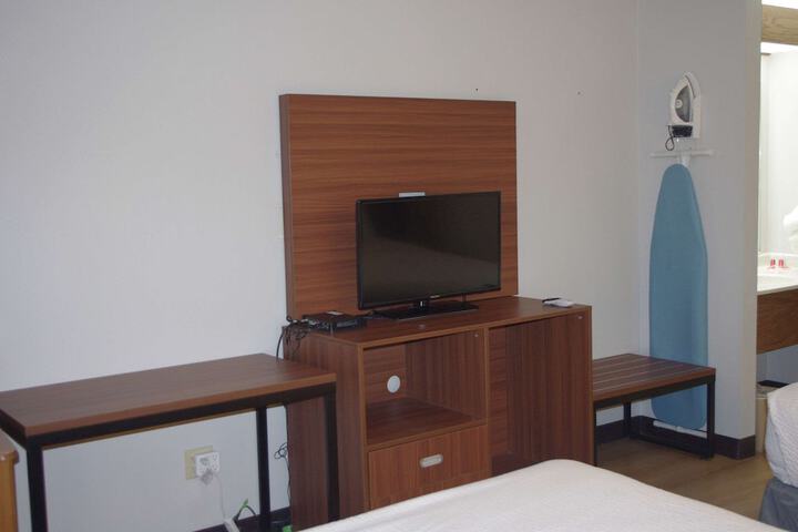 2 Queen Beds (3 of 12)
