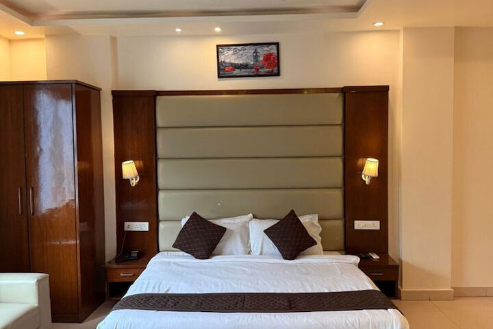 Room 3 of 49