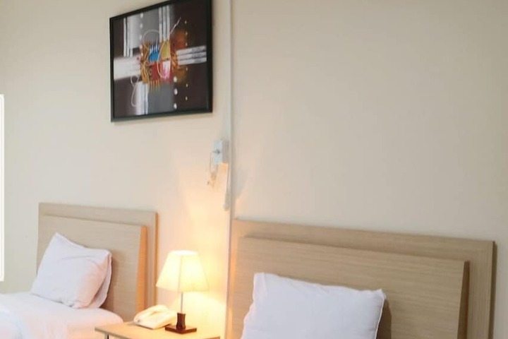 Room 5 of 19