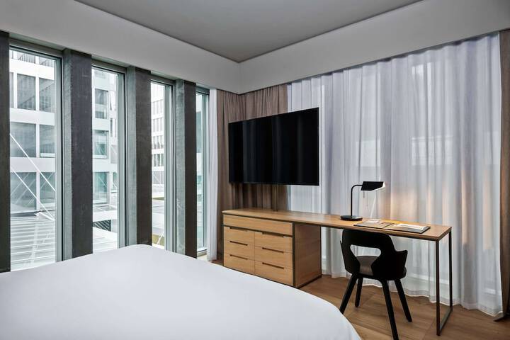 Room 15 of 125