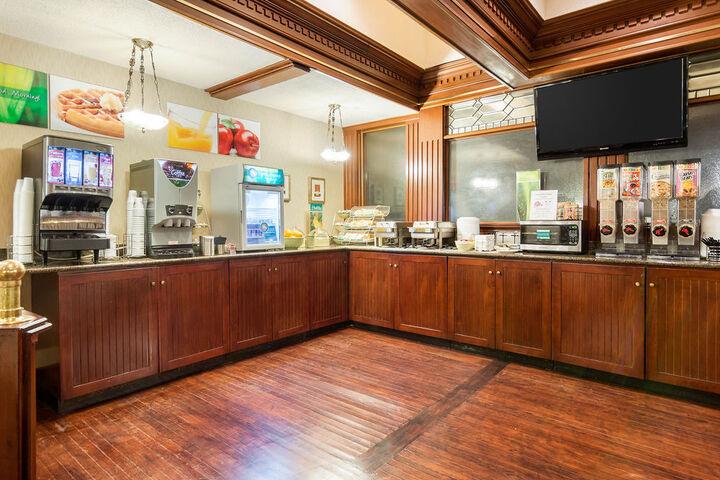 Breakfast/Coffee Service 19 of 34