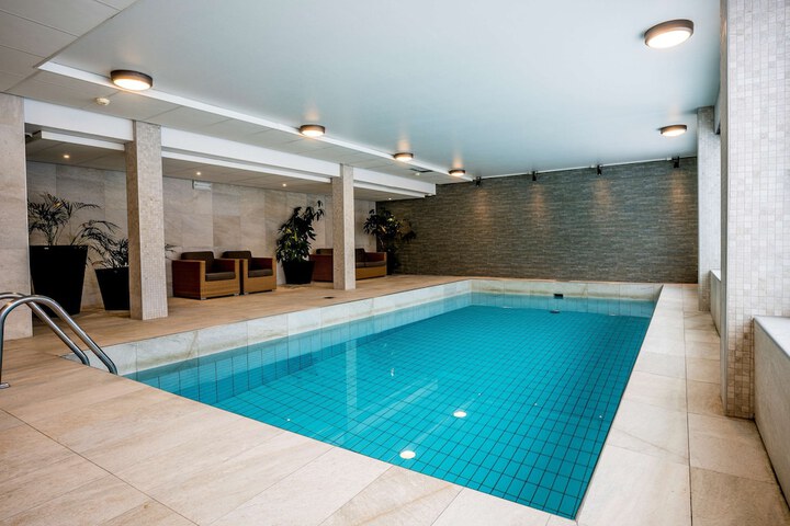 Hotel with Pool