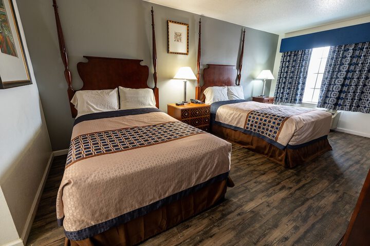2 Double Beds (15 of 15)