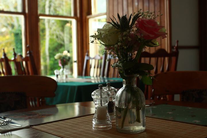 Dining 19 of 34