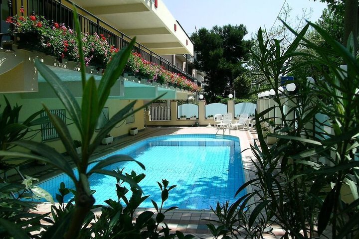 Hotel with Pool