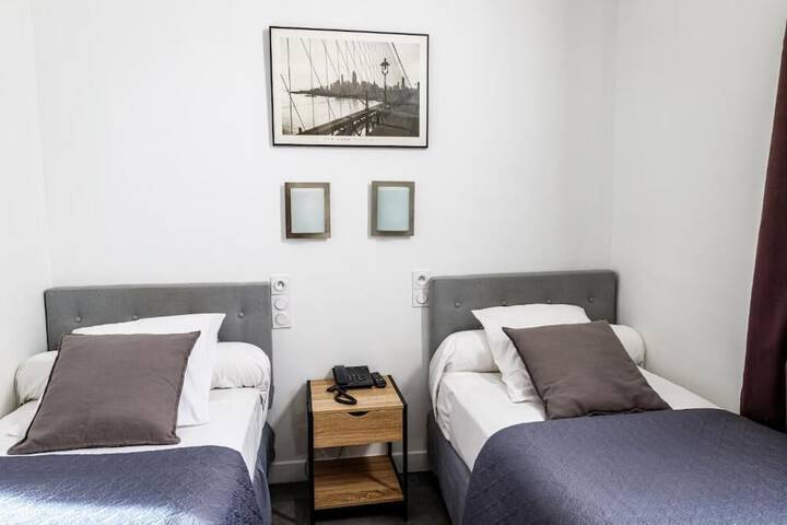 Room 2 of 30