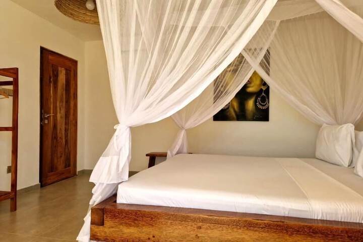 Room 27 of 53