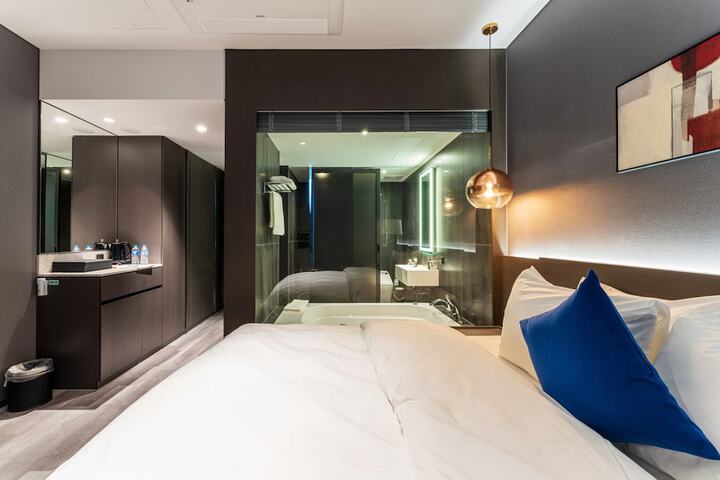 Room 16 of 55