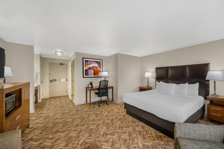 Room 5 of 91