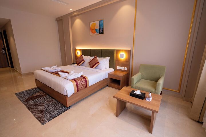 Room 13 of 26