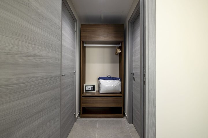 Room 3 of 75