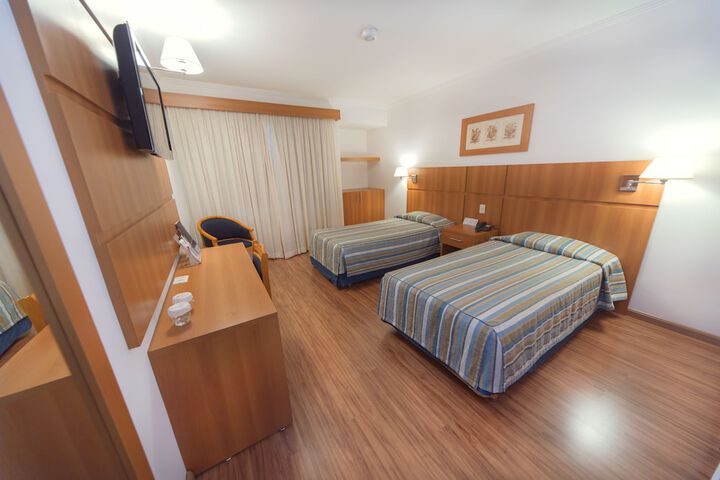 Room 4 of 41