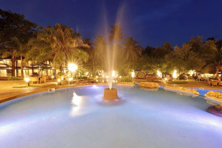 Hotel Exterior 179 of 261