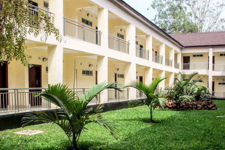 Hotel Exterior 67 of 75