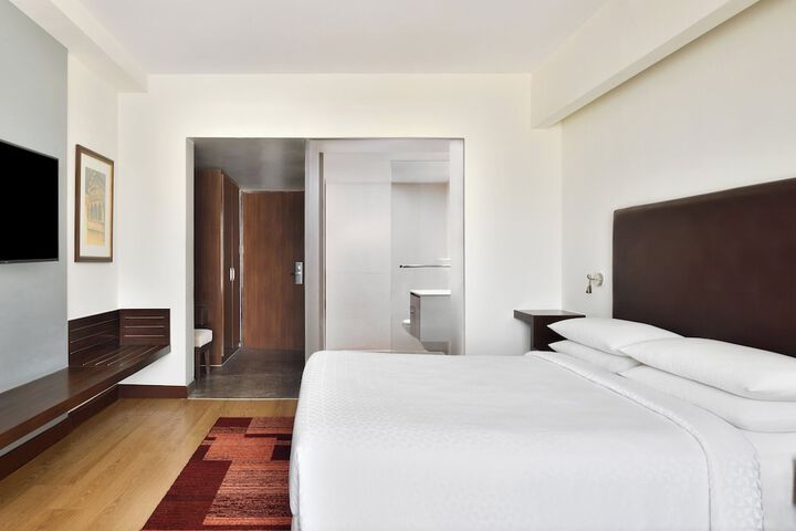 Room 8 of 42