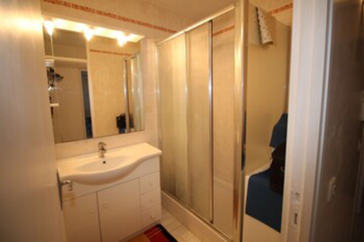 Room 3 of 20