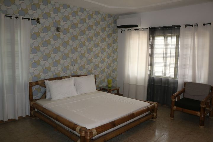 Room 18 of 40