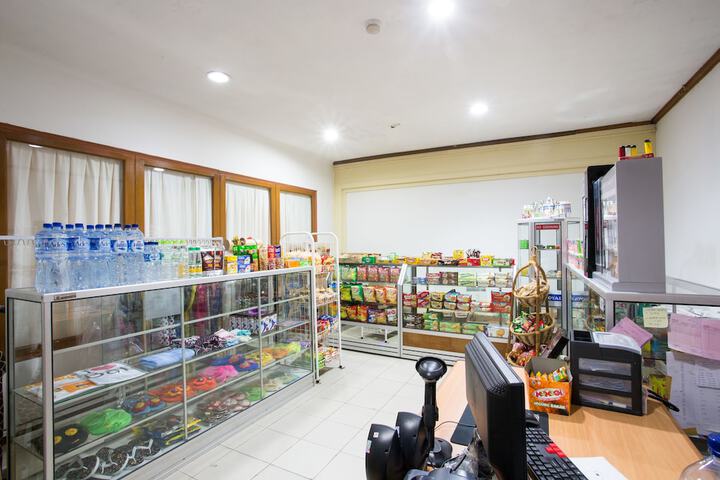 Gift shop