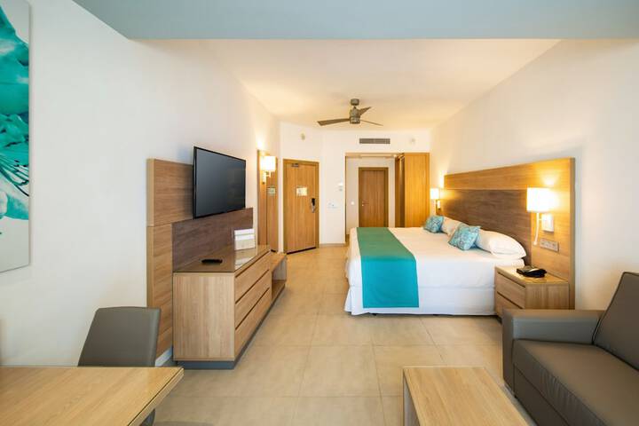 Room 5 of 67
