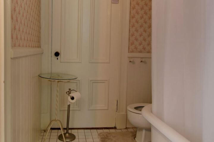 Room 158 of 408