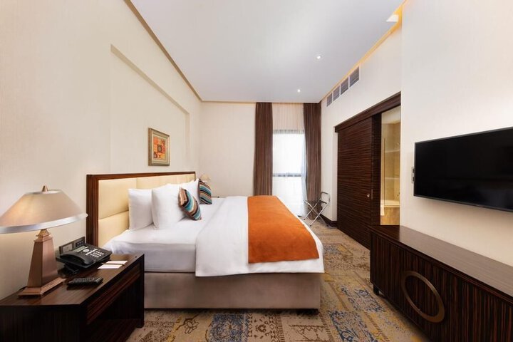 Room 16 of 60