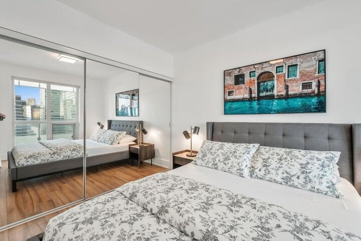 Room 2 of 6