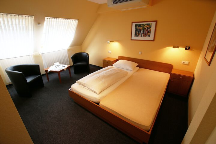 Room 10 of 45
