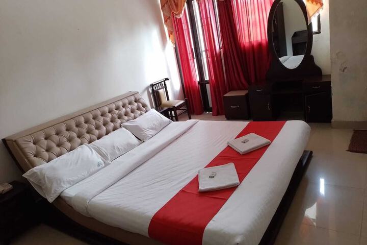 Room 4 of 23