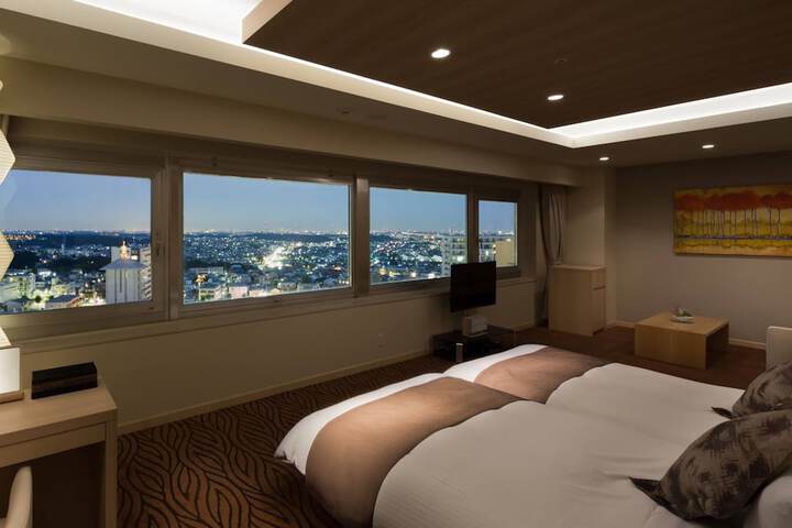 Room 17 of 38