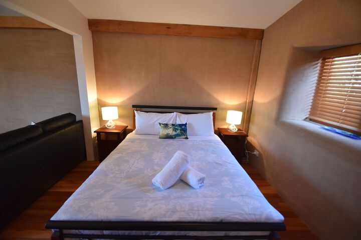 Room 14 of 16