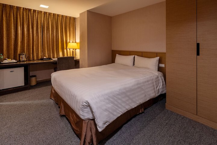 Room 7 of 119