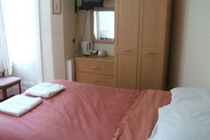 Room 13 of 25