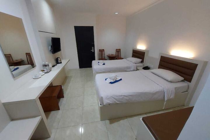 Room 9 of 26