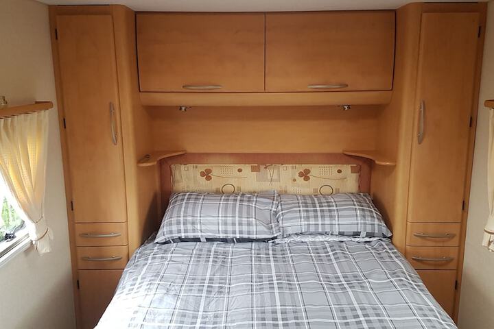 Room 2 of 17