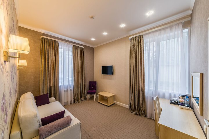 Room 26 of 89