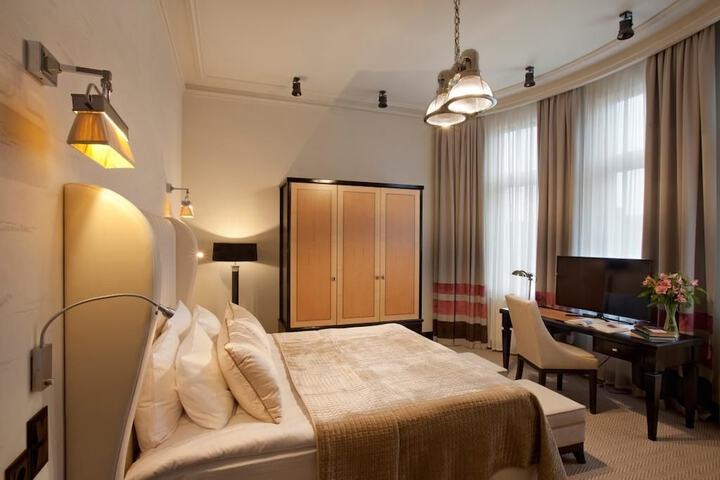 Room 21 of 79