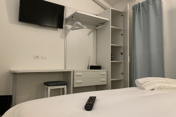 Room 6 of 71