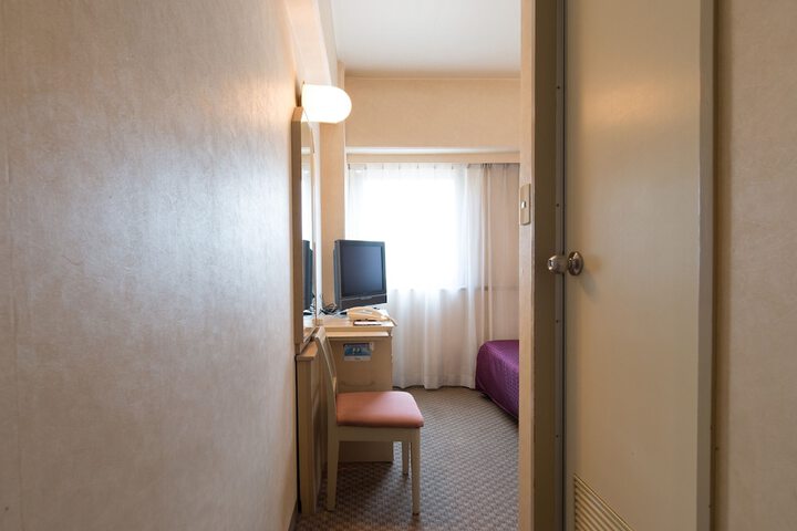 Room 47 of 99