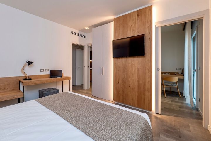 Room 20 of 54