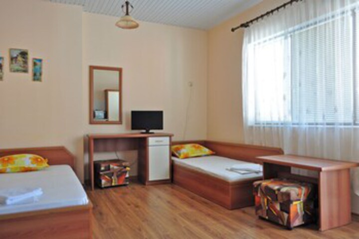 Room 26 of 33